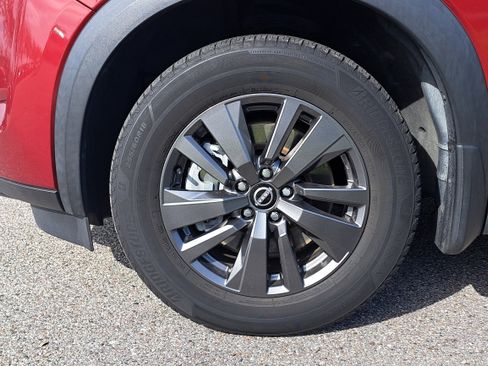 Certified 2022 Nissan Pathfinder SV w/ SV Premium Package image 9