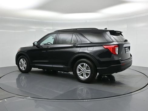 Certified 2022 Ford Explorer XLT image 7