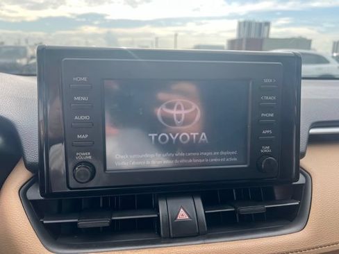 Used 2019 Toyota RAV4 XLE FWD image 4
