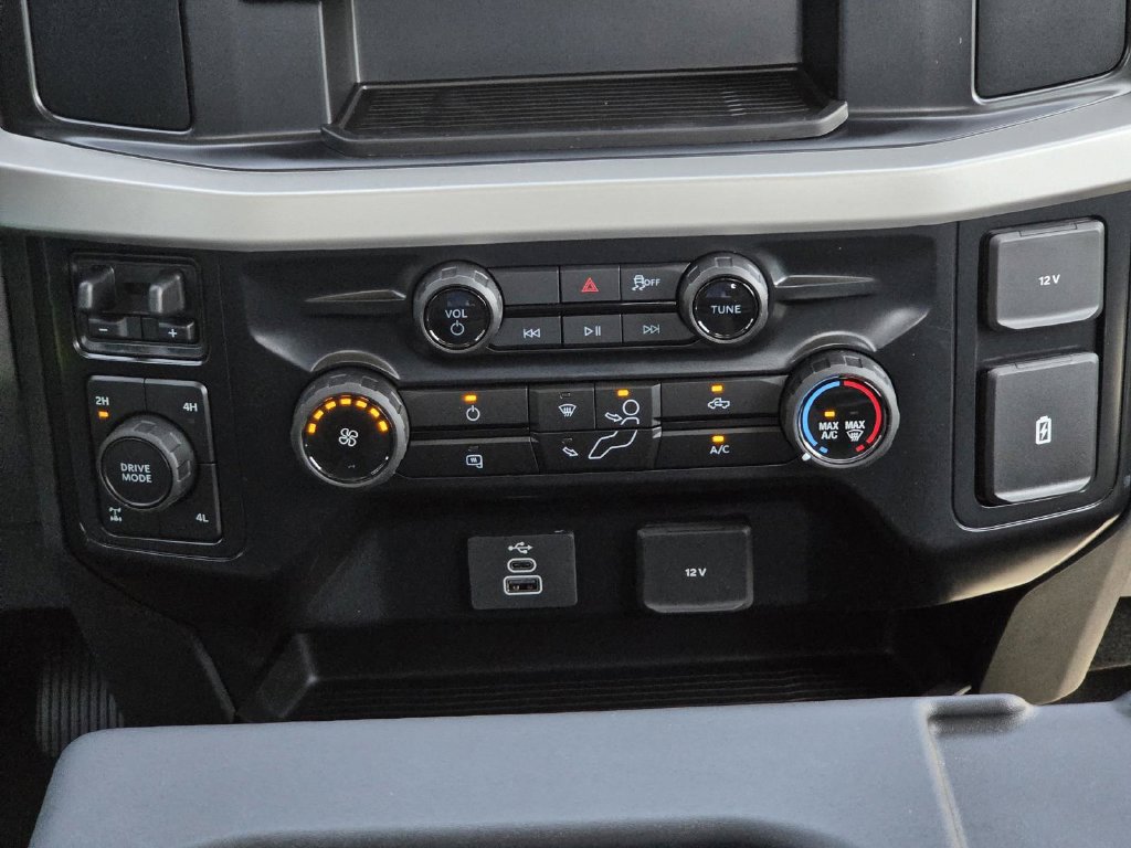 New 2026 Ford F250 XL w/ STX Appearance Package AWD/4WD image 14