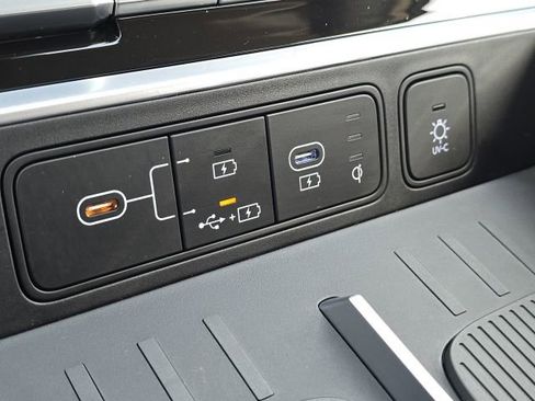 Used 2024 Hyundai Santa Fe Limited image 40