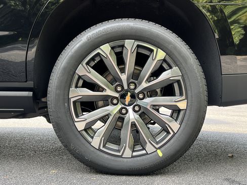 New 2026 Chevrolet Tahoe High Country w/ LPO, Get Active Package AWD/4WD image 44
