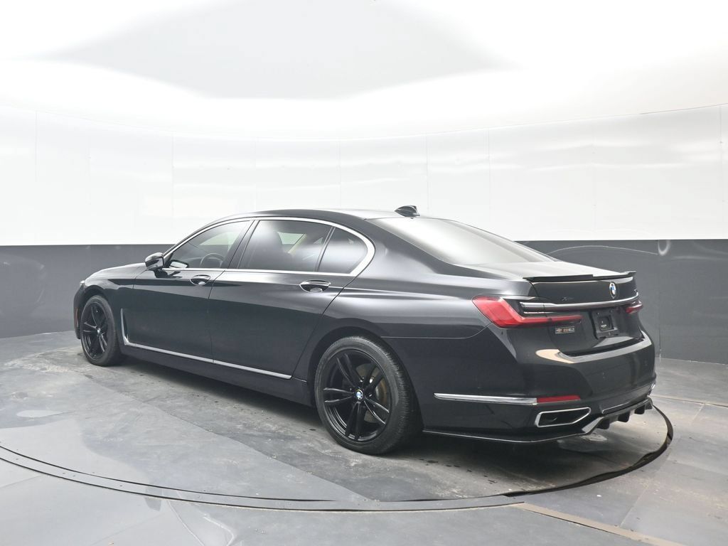 Used 2022 BMW 740i xDrive w/ Premium Package AWD/4WD image 4