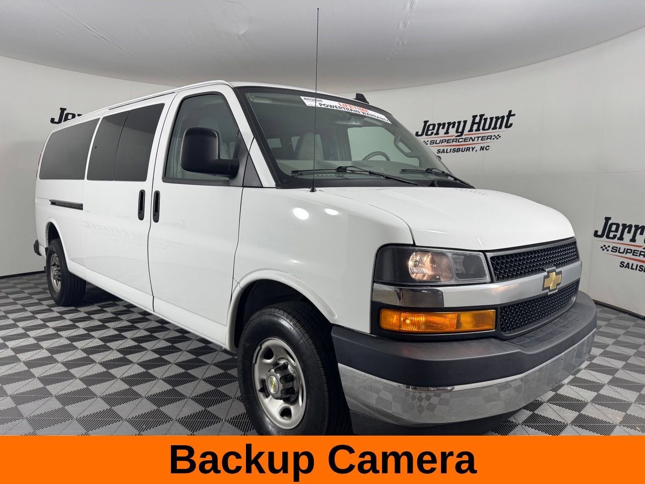 Used 2024 Chevrolet Express 3500 LT w/ LT Preferred Equipment Group RWD image 6