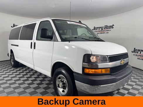 Used 2024 Chevrolet Express 3500 LT w/ LT Preferred Equipment Group RWD image 6