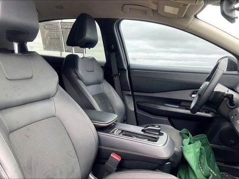 Used 2023 Nissan Ariya AWD image 7