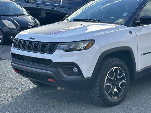 Used 2024 Jeep Compass Trailhawk image 35