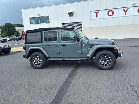 Used 2024 Jeep Wrangler Unlimited Sahara w/ Technology Group AWD/4WD image 5
