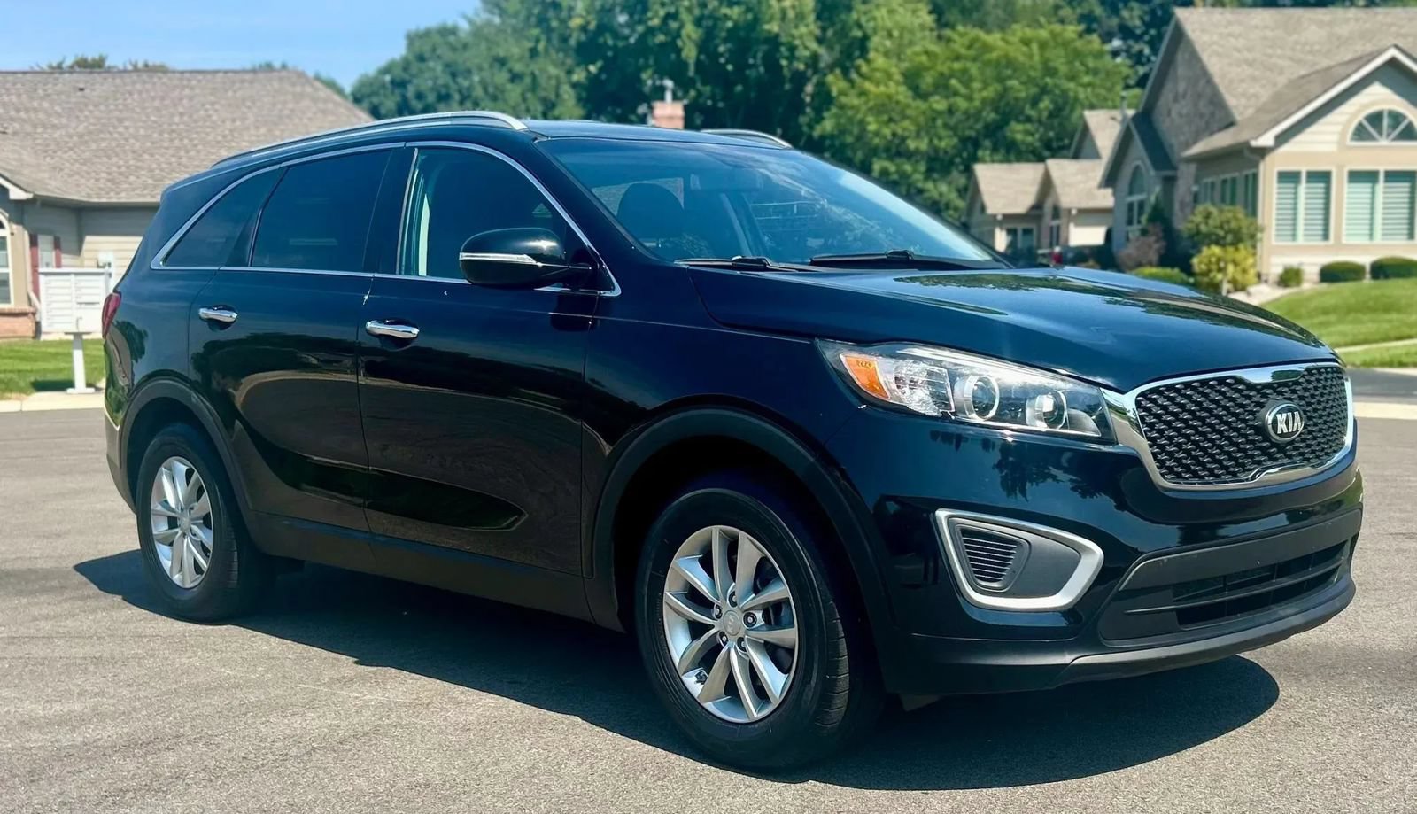 Used 2018 Kia Sorento FWD image 1