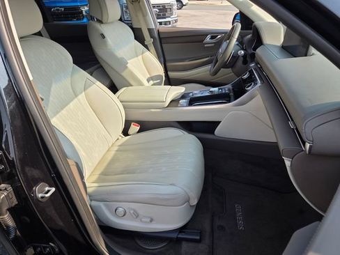 Used 2024 Genesis GV80 2.5T w/ Prestige Package AWD/4WD image 16