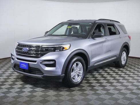 Certified 2024 Ford Explorer XLT w/ Equipment Group 202A AWD/4WD image 5