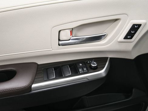 Certified 2023 Toyota Sienna Platinum AWD/4WD image 12