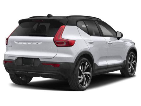 Used 2021 Volvo XC40 T5 R-Design w/ Protection Package Premier AWD/4WD image 2