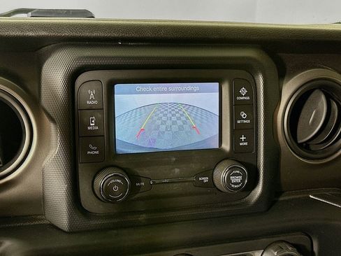 Certified 2019 Jeep Wrangler Sport image 18