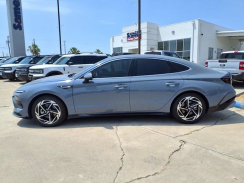 Used 2024 Hyundai Sonata SEL w/ Convenience Package FWD image 5