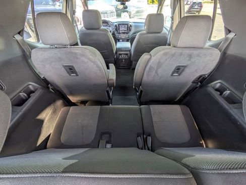 Used 2023 Chevrolet Traverse LT image 27