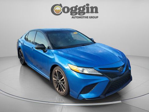 Used 2020 Toyota Camry XSE image 8