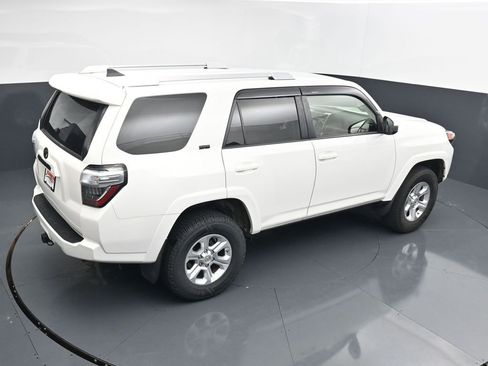 Used 2018 Toyota 4Runner SR5 AWD/4WD image 26