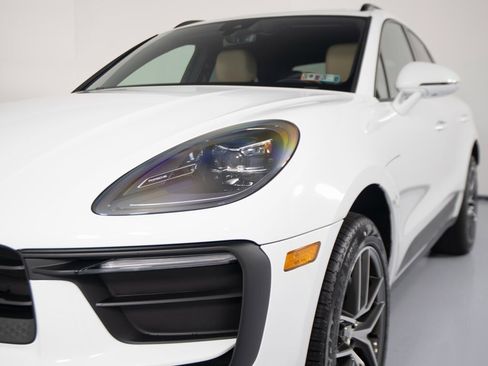 New 2026 Porsche Macan image 33