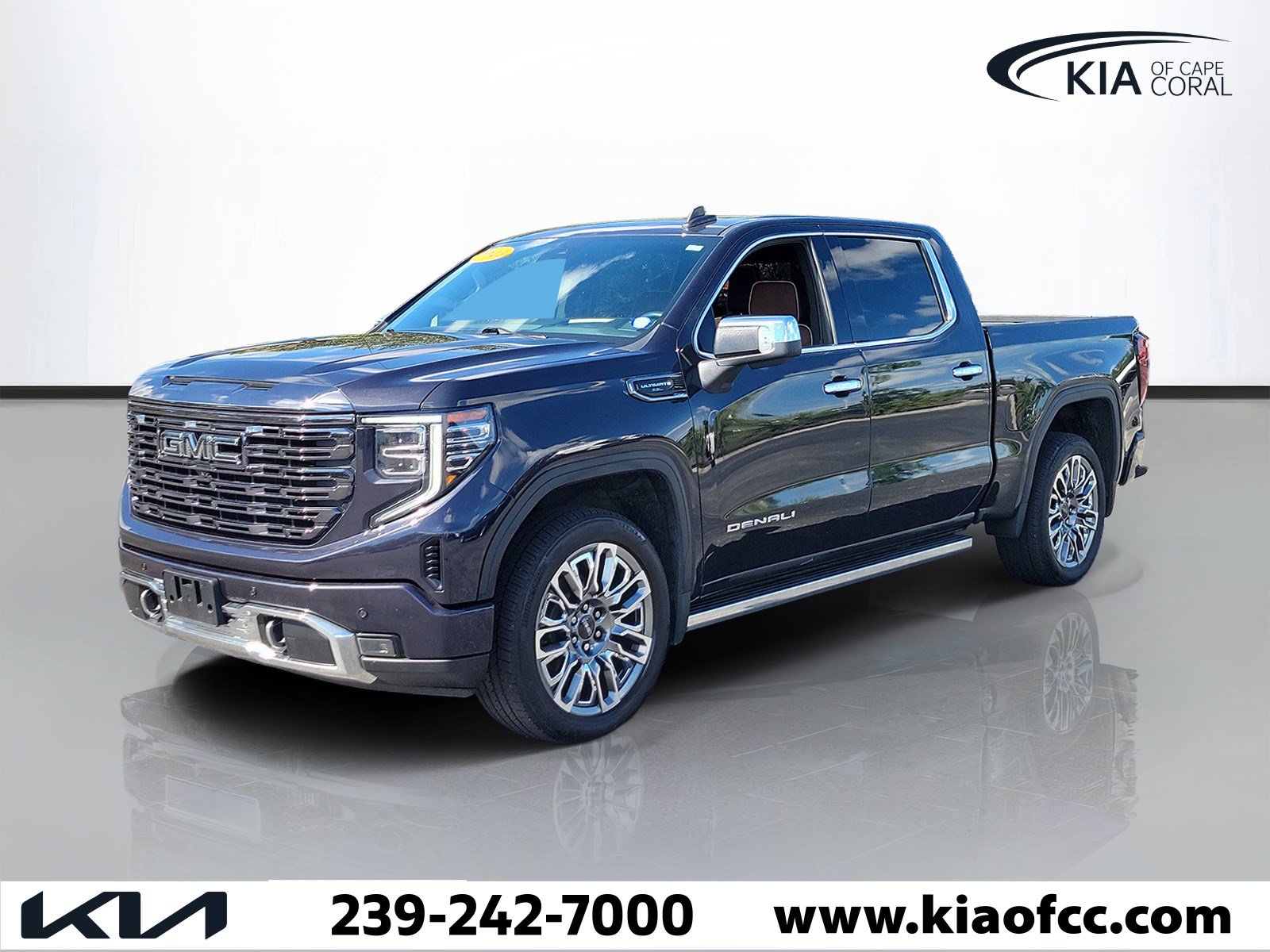 Used 2023 GMC Sierra 1500 Denali Ultimate AWD/4WD image 3