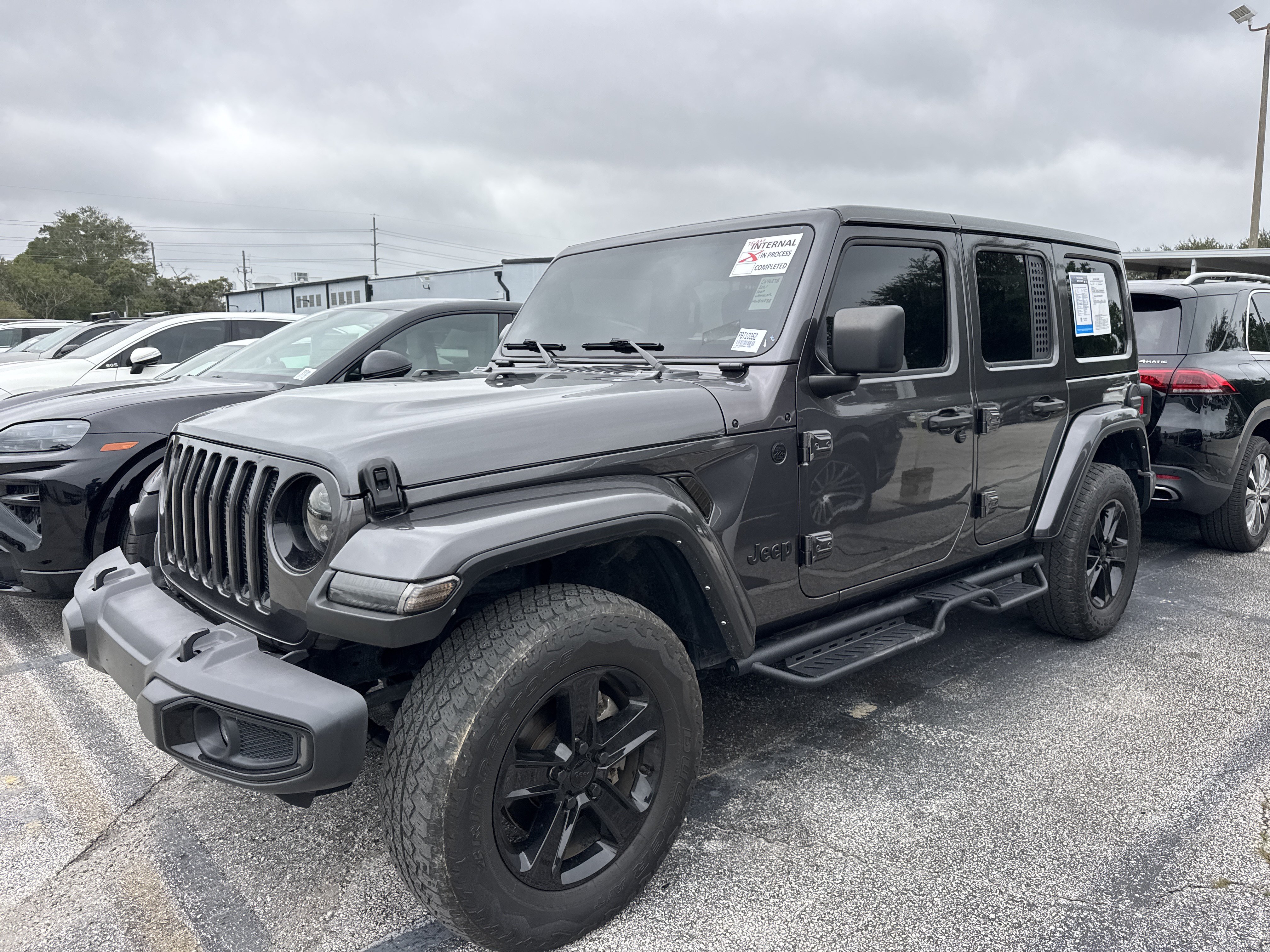 Used 2021 Jeep Wrangler Unlimited Sahara AWD/4WD image 4