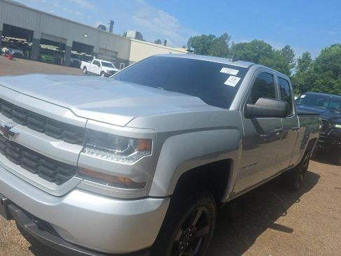 Used 2018 Chevrolet Silverado 1500 Custom w/ Custom Value Package AWD/4WD image 3