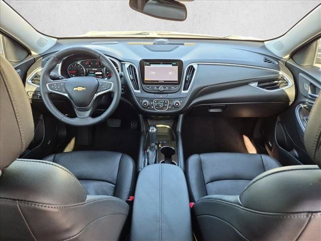 Used 2017 Chevrolet Malibu Premier w/ Premier Sun and Wheel Package FWD image 17