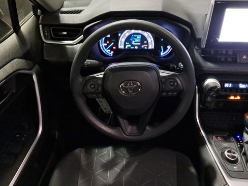 New 2025 Toyota RAV4 XLE image 16