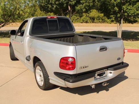 Used 2000 Ford F150 Lightning RWD image 8
