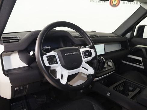 Used 2023 Land Rover Defender 110 S image 31