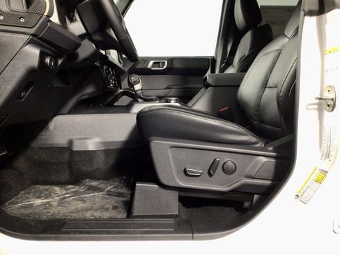 New 2025 Ford Bronco Badlands image 18