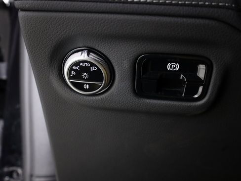 Used 2023 Mercedes-Benz EQE 500 4MATIC SUV image 11