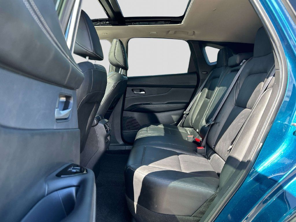Certified 2025 Nissan Murano SL w/ Cargo Package AWD/4WD image 10