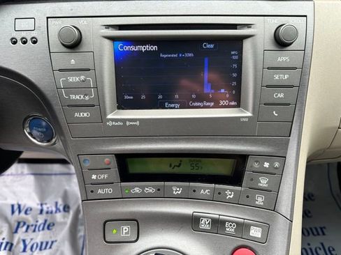 Used 2015 Toyota Prius Three image 16