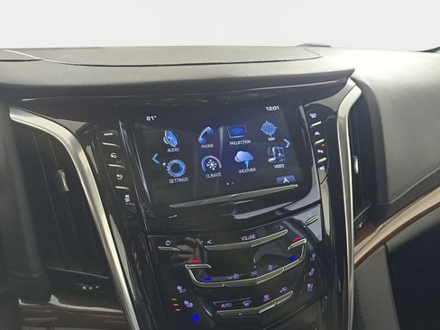 Used 2020 Cadillac Escalade Premium Luxury AWD/4WD image 24
