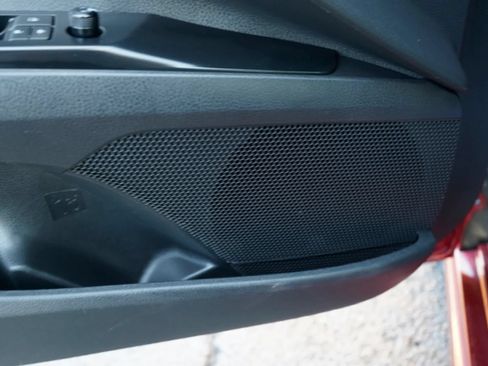 Used 2018 Toyota Camry SE FWD image 34