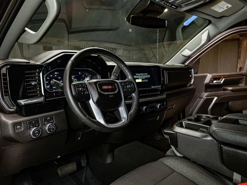 Used 2024 GMC Sierra 2500 SLE w/ SLE Value Package; image 16