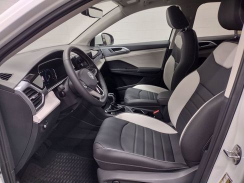 New 2025 Volkswagen Taos SEL image 20