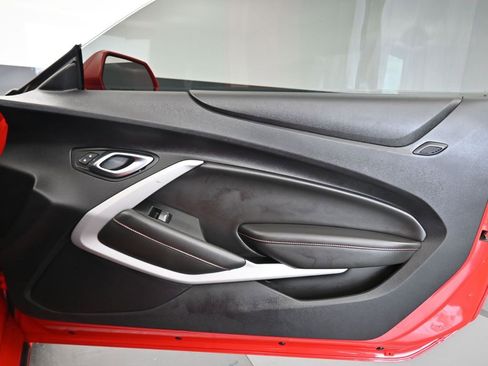 Used 2021 Chevrolet Camaro LT w/ RS Package image 33