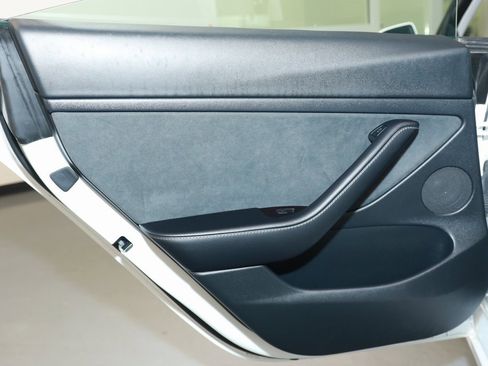 Used 2023 Tesla Model 3 Standard Range image 21