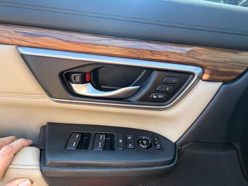 Used 2017 Honda CR-V EX-L image 14