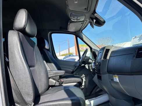 Used 2018 Mercedes-Benz Sprinter 2500 image 8