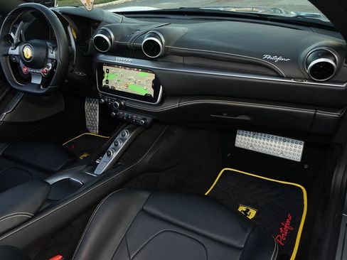 Used 2019 Ferrari Portofino image 11