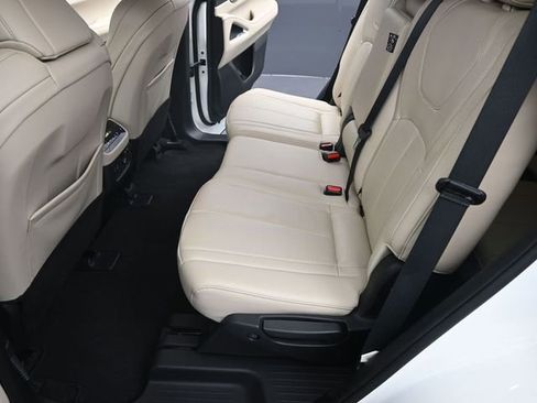 Used 2023 INFINITI QX60 Luxe w/ Vision Package image 26