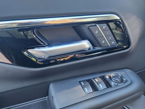 New 2026 Chevrolet Suburban Z71 w/ Comfort Package image 25