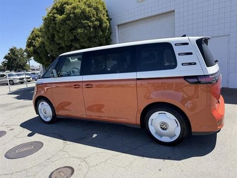 New 2025 Volkswagen ID. Buzz 1st Edition image 3