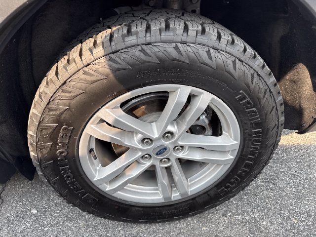 Used 2021 Ford Explorer XLT AWD/4WD image 27