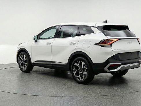 Used 2025 Kia Sportage LX image 6