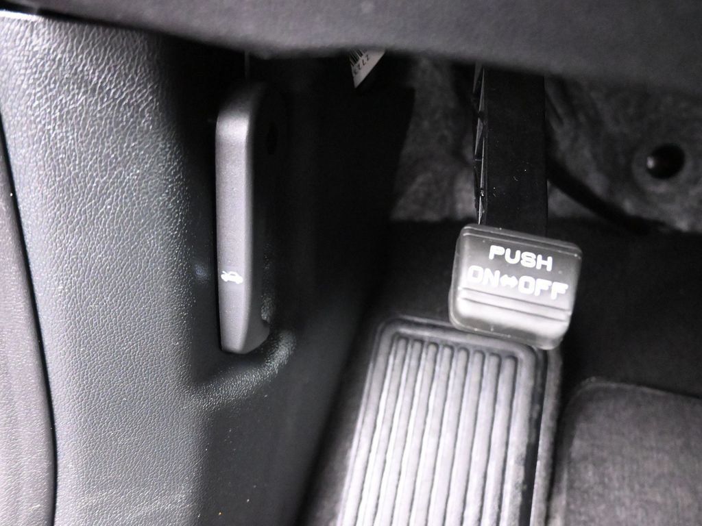 Used 2023 Kia Sorento S FWD image 29