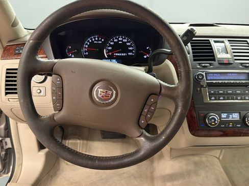 Used 2006 Cadillac DTS w/ Sun And Sound Package FWD image 12